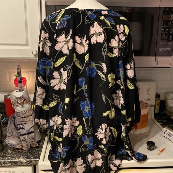P womens Ebro floral 3/4 sleeve plus size top 4X. - Picture 2 of 4